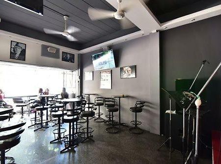 Escobar Guesthouse Джомтьен Экстерьер фото