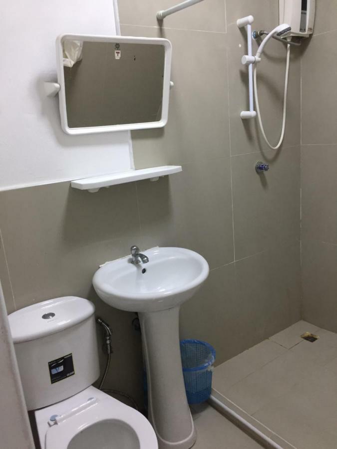 Escobar Guesthouse Джомтьен Экстерьер фото
