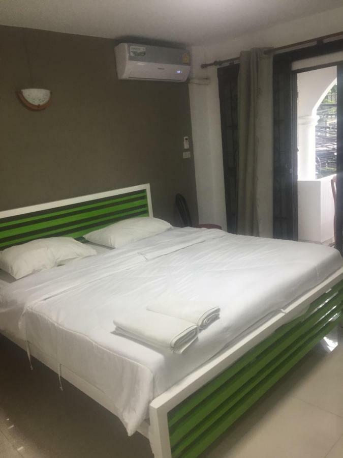 Escobar Guesthouse Джомтьен Экстерьер фото