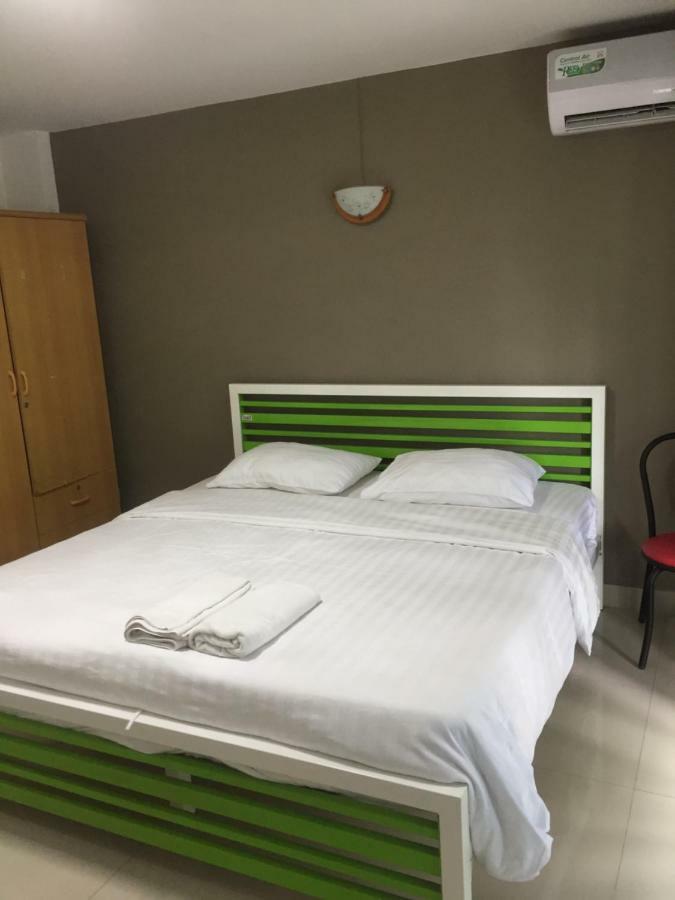 Escobar Guesthouse Джомтьен Экстерьер фото