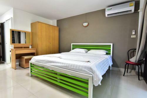 Escobar Guesthouse Джомтьен Экстерьер фото