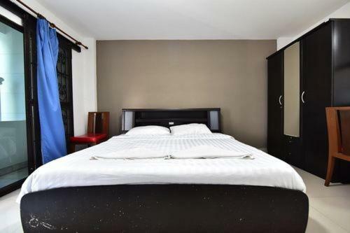 Escobar Guesthouse Джомтьен Экстерьер фото